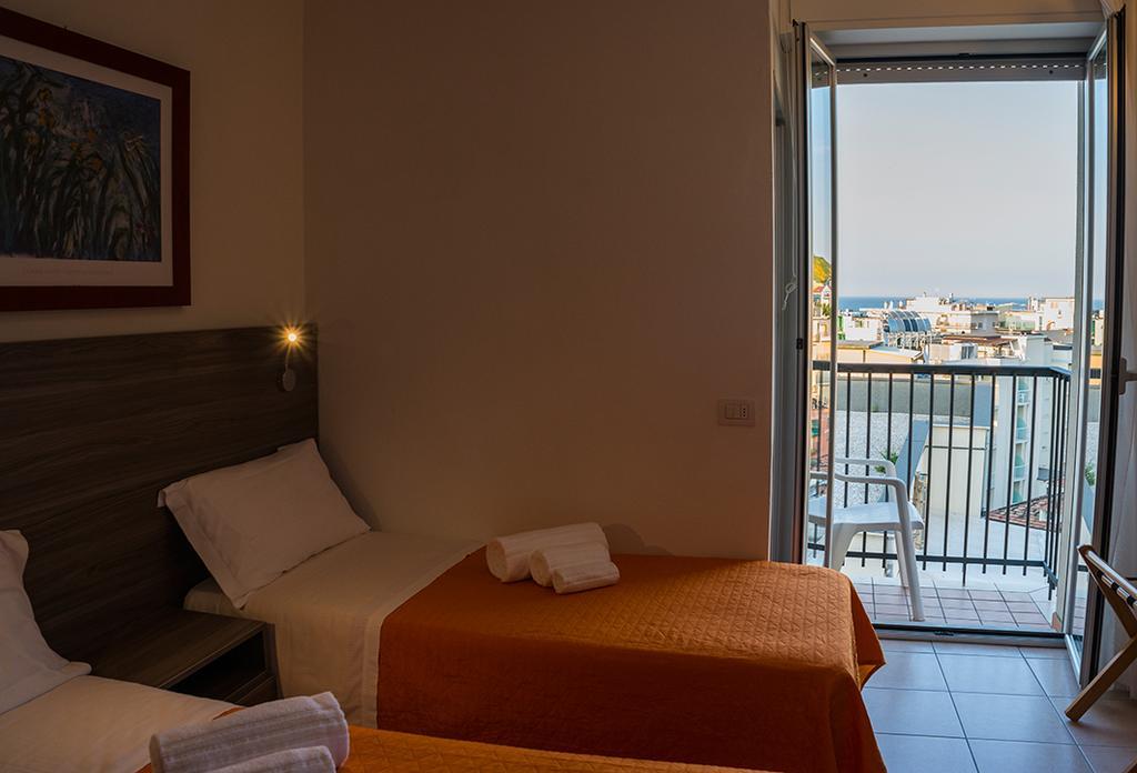 Hotel Madison Gabicce Mare Extérieur photo