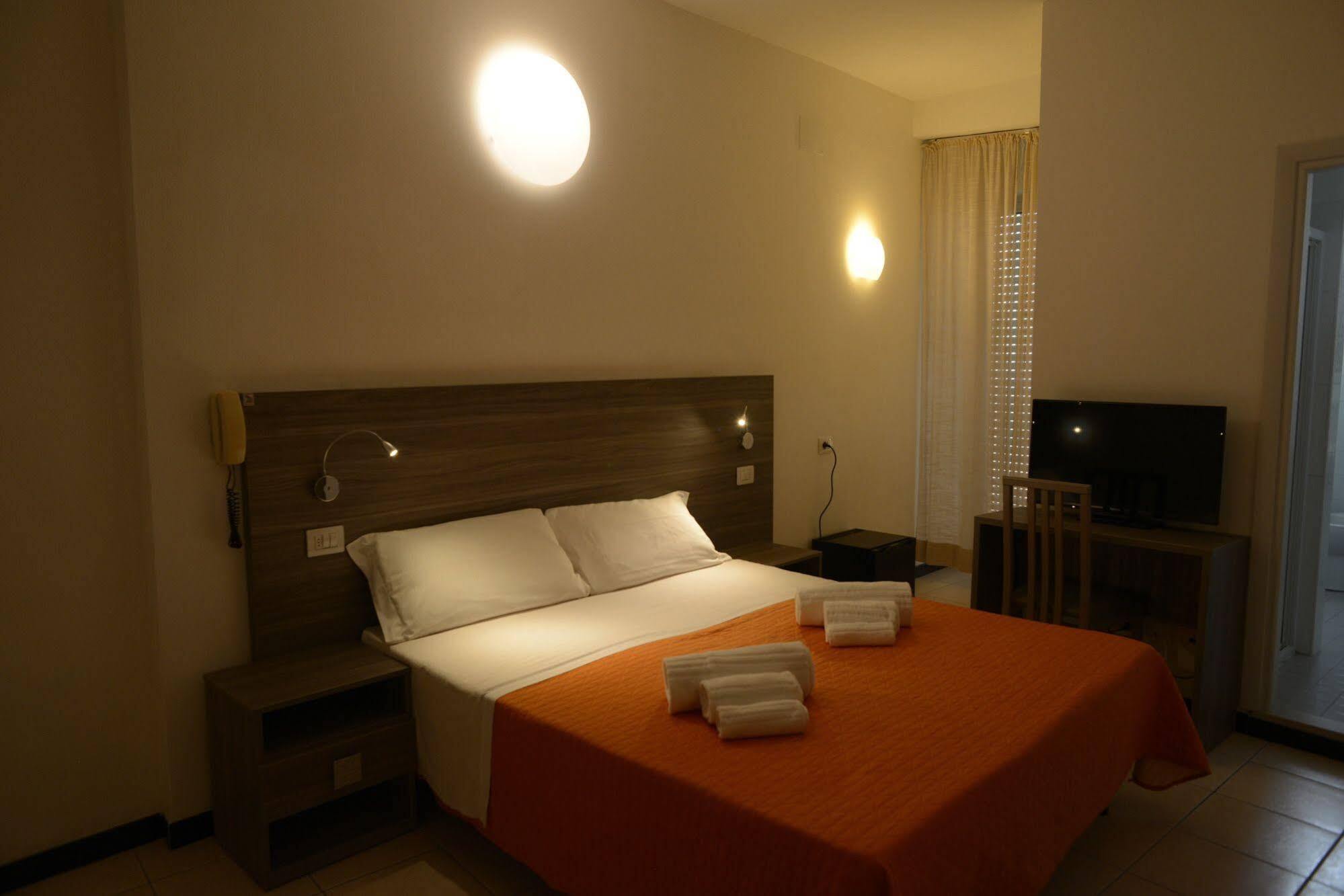 Hotel Madison Gabicce Mare Extérieur photo