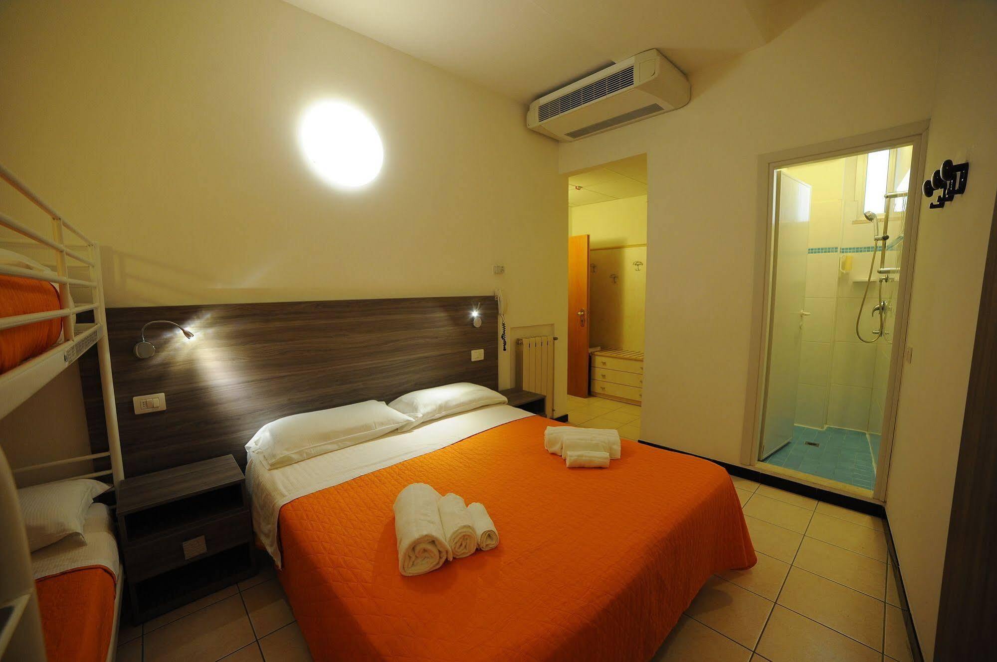 Hotel Madison Gabicce Mare Extérieur photo