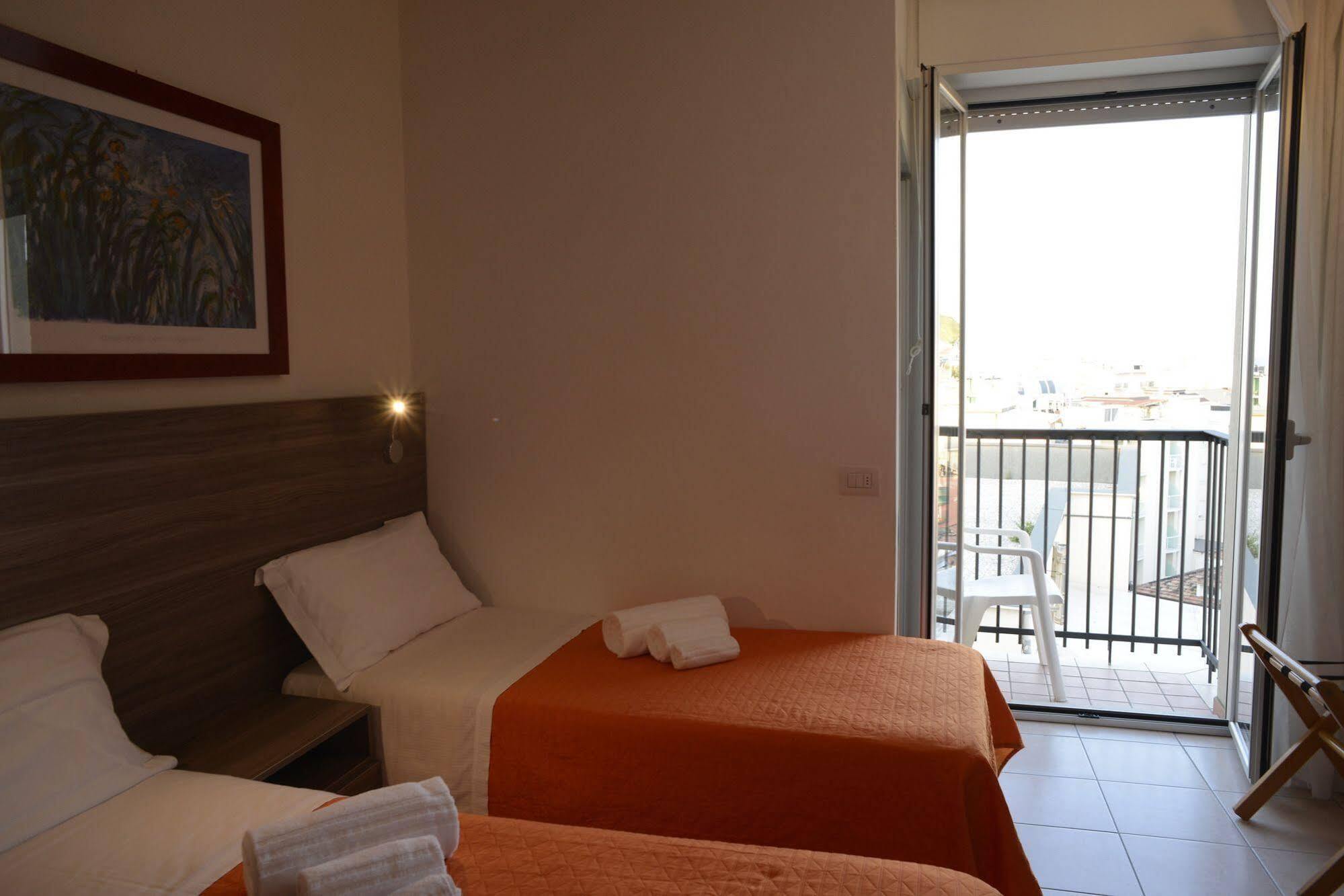 Hotel Madison Gabicce Mare Extérieur photo